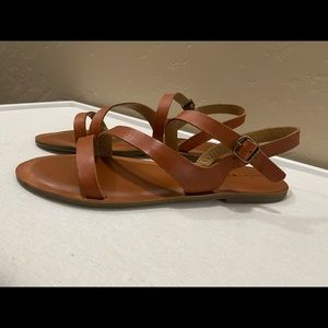 Lucky Brand buckle Sandals!